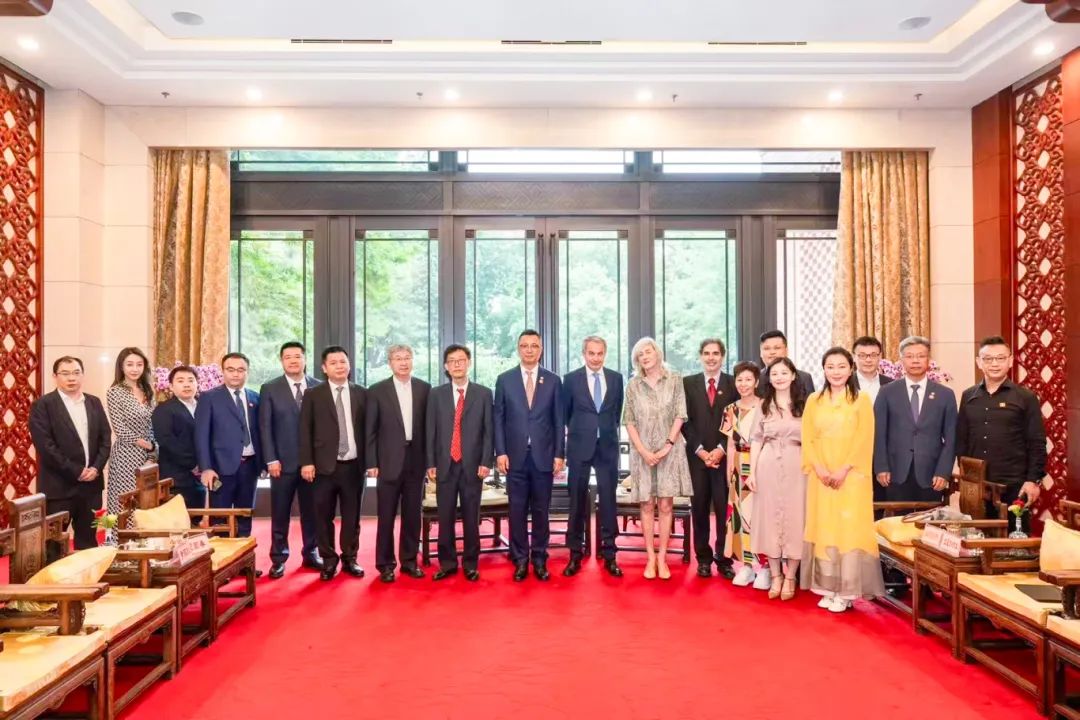 迅鐳激光董事長受邀參加第八屆全球智庫峰會！(圖2)