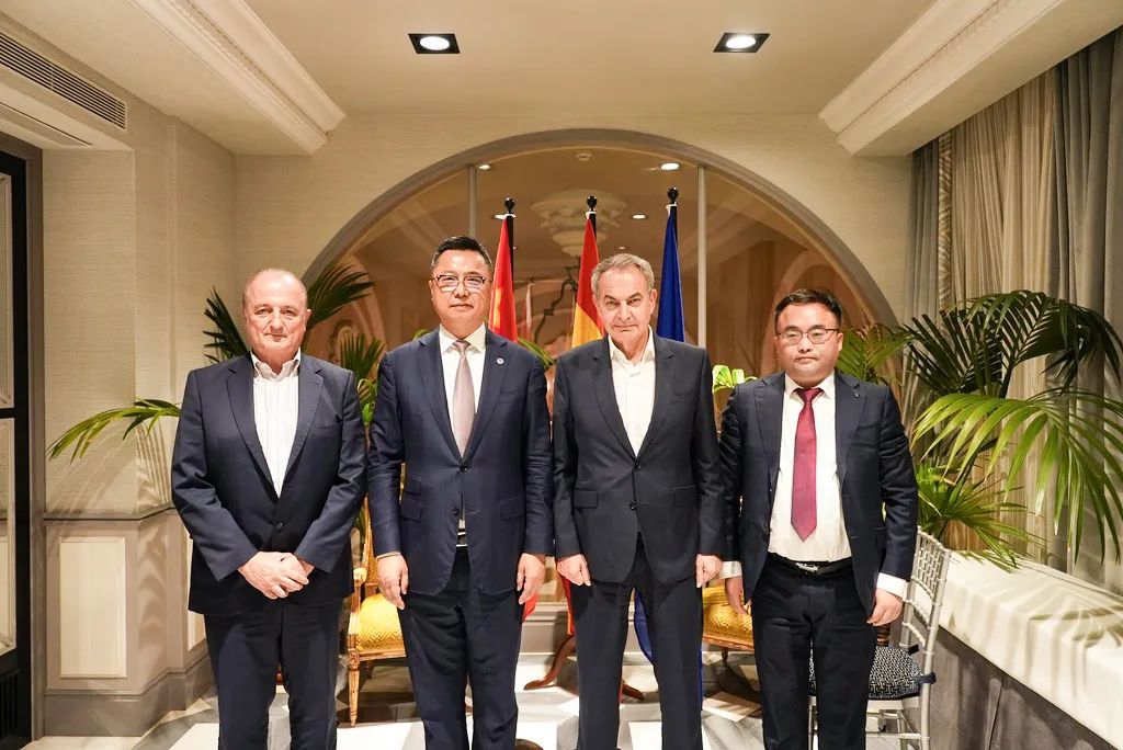 歐中理事會主席和駐西班牙大使為迅鐳激光歐洲銷售中心揭牌/波蘭前總統等前歐首腦被聘為海外發展顧問(圖5)